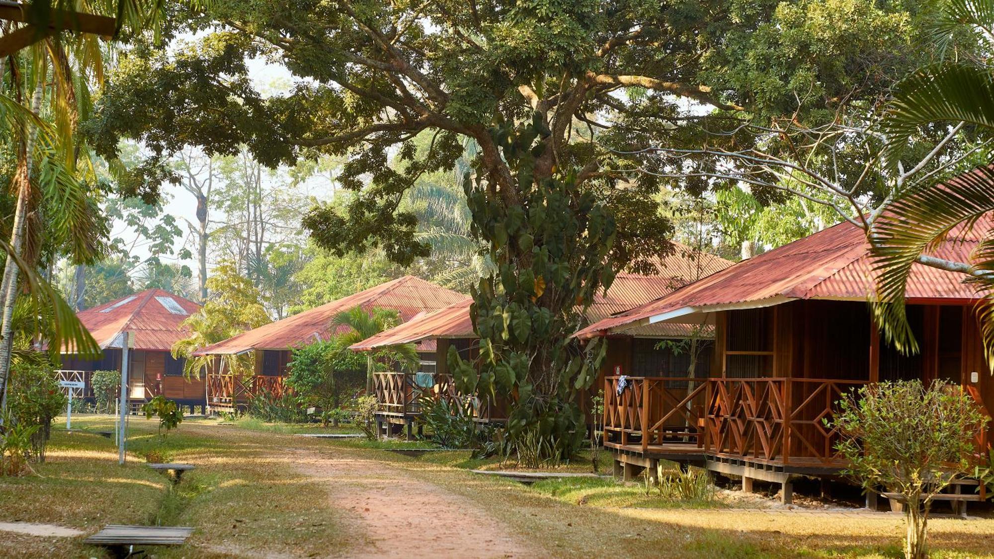 Manish Hotel Ecologico Pucallpa Exterior foto