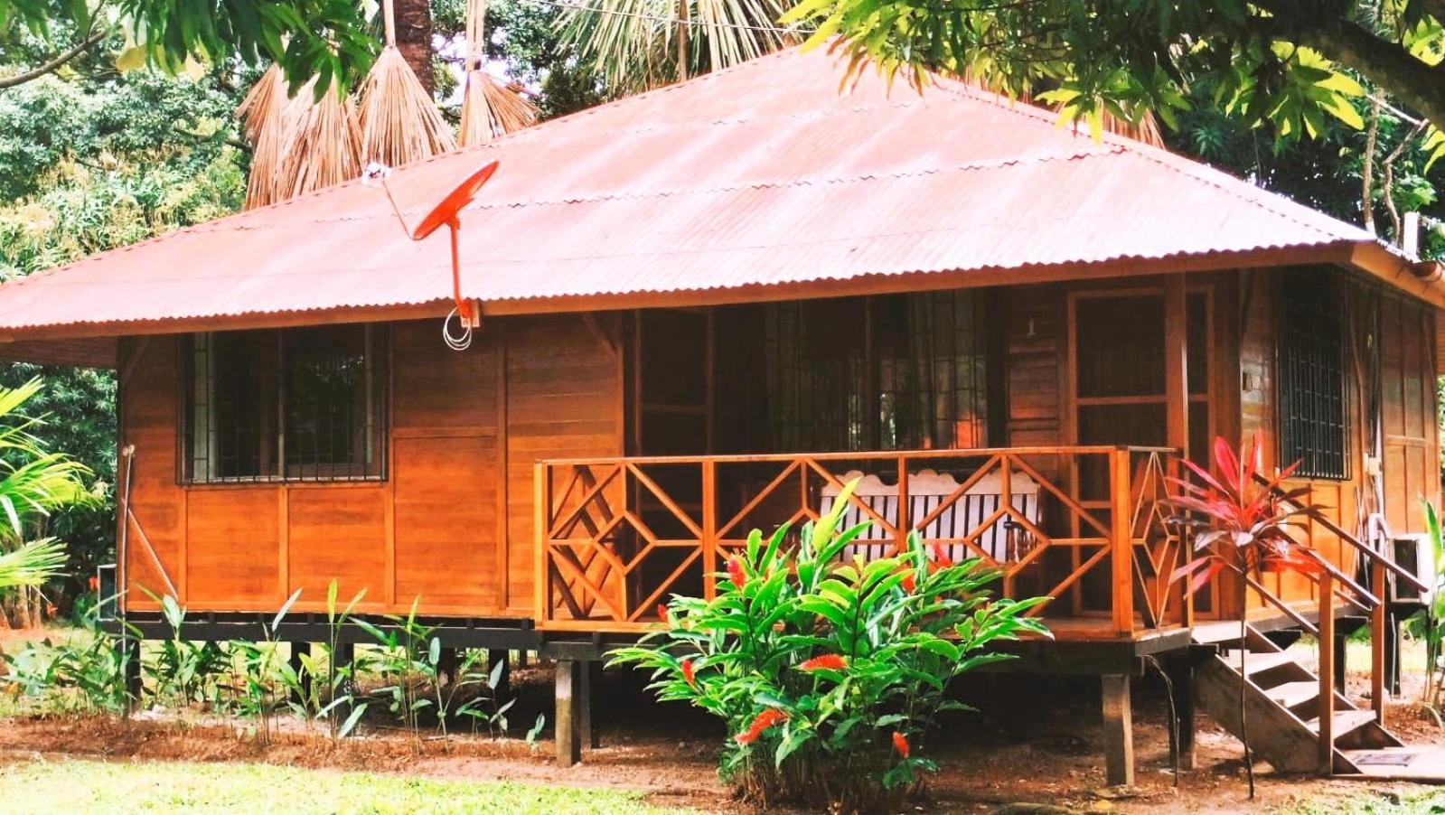 Manish Hotel Ecologico Pucallpa Exterior foto